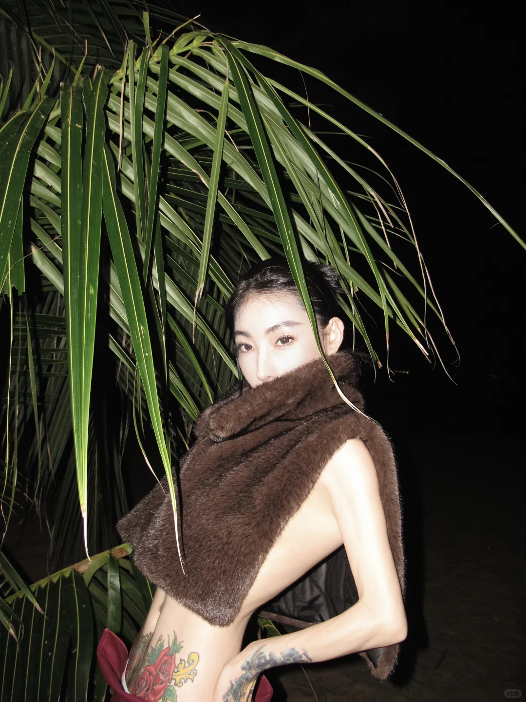 很会勾引女人的一女的