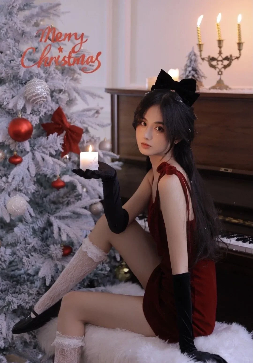 圣诞节的尤物高清小姐姐红色诱惑写真