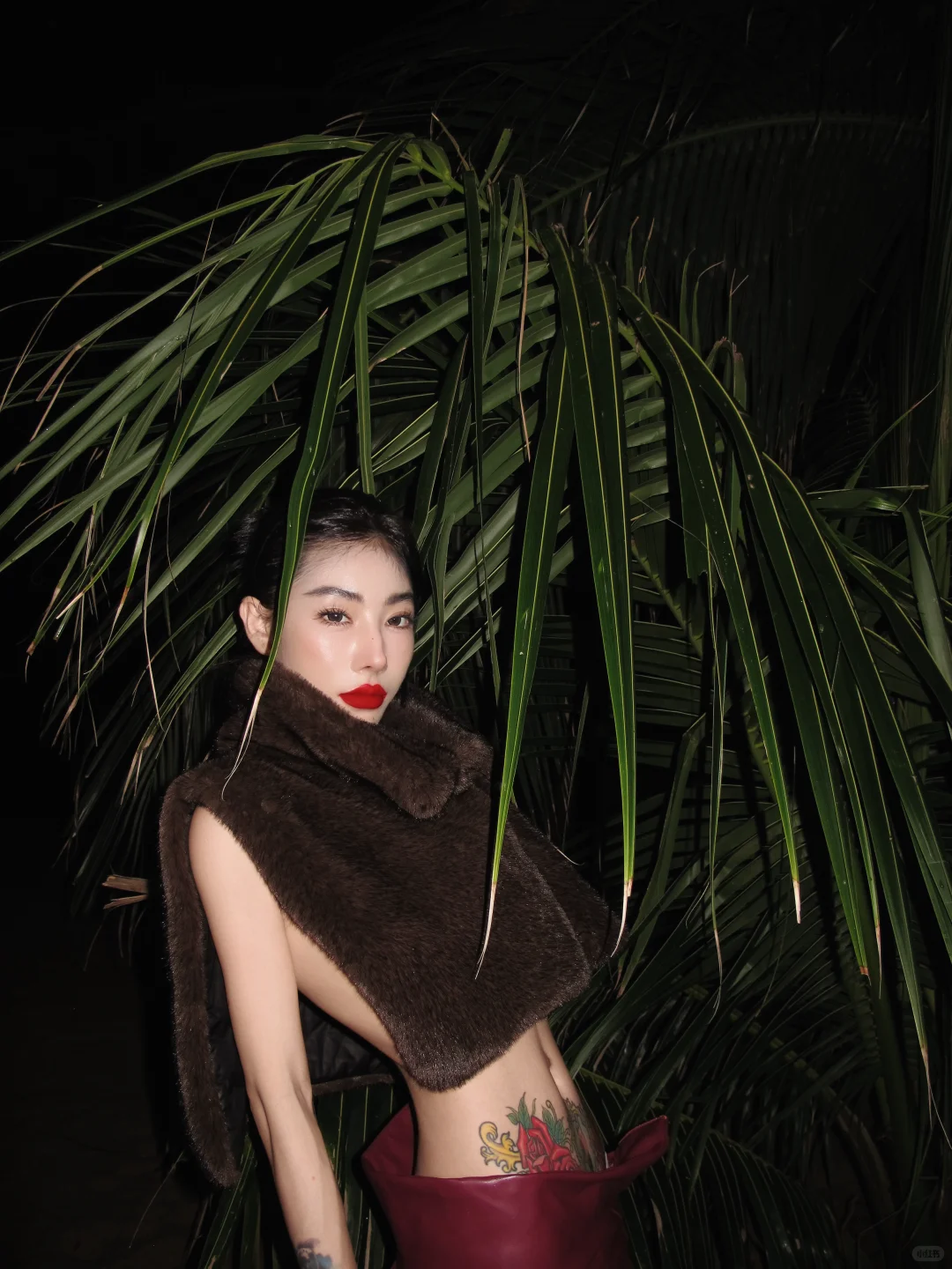 很会勾引女人的一女的