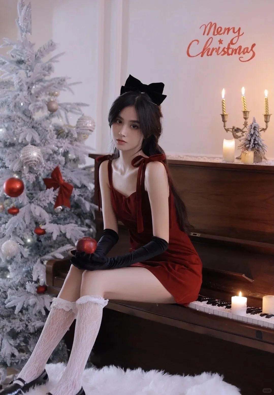 圣诞节的尤物高清小姐姐红色诱惑写真