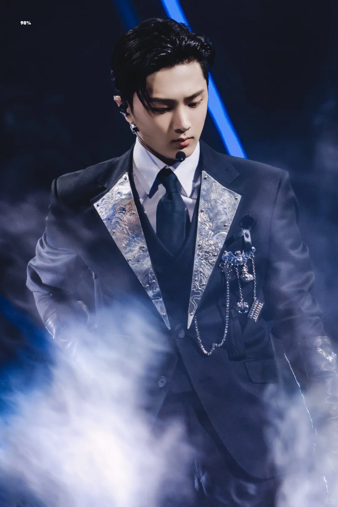 哭得娇艳欲滴的反差小黑猫吗🥹