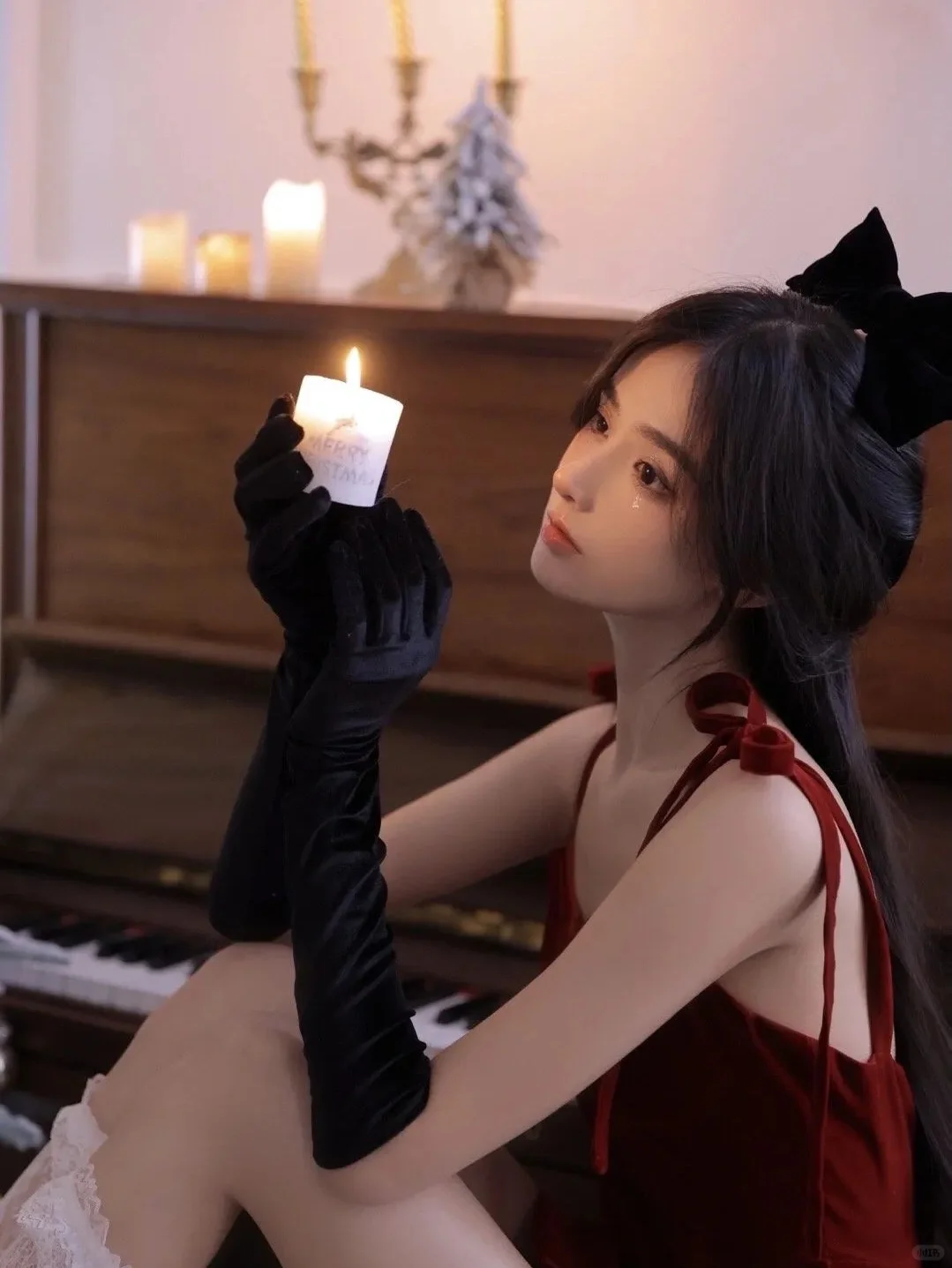 圣诞节的尤物高清小姐姐红色诱惑写真