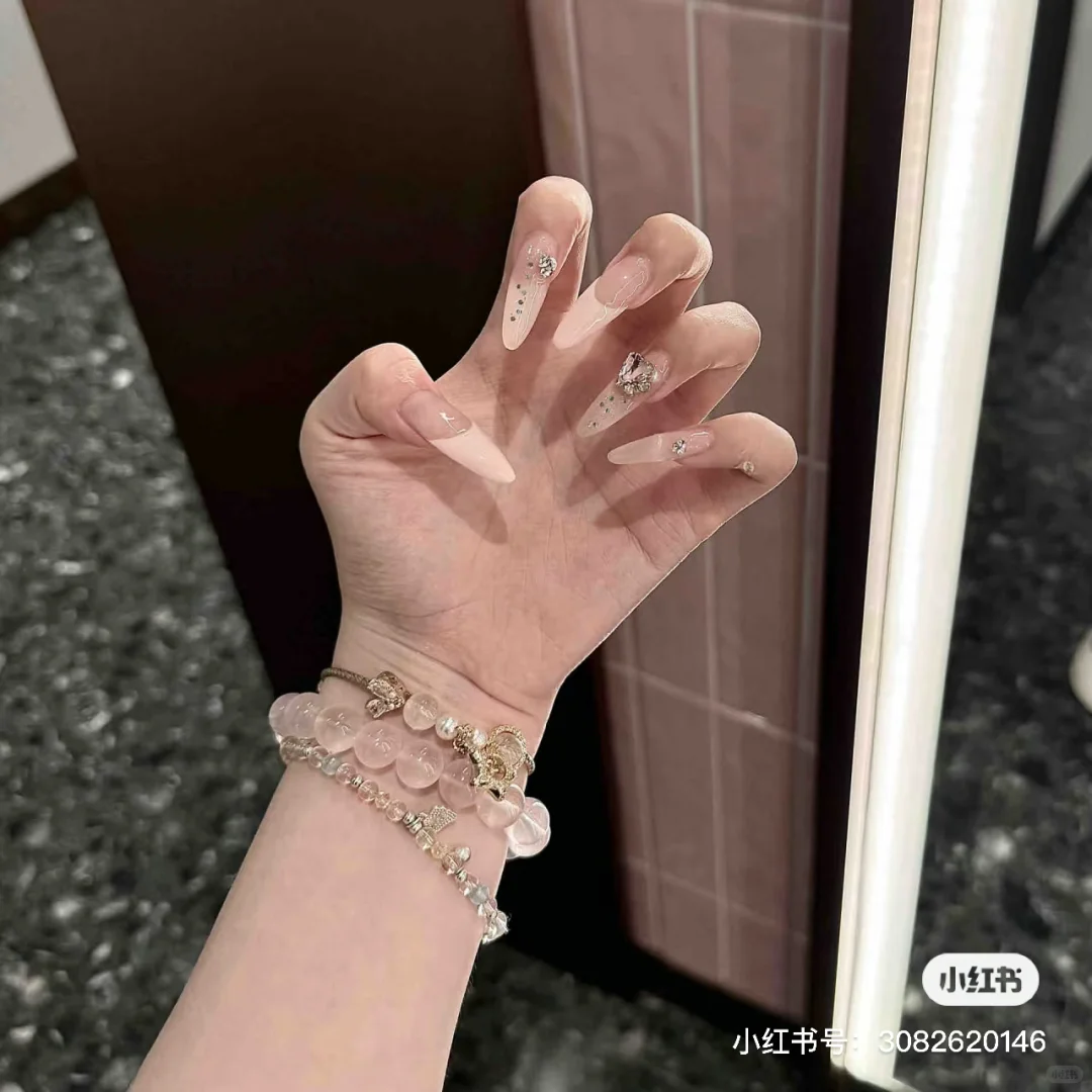 求问哪一个美甲好看💓