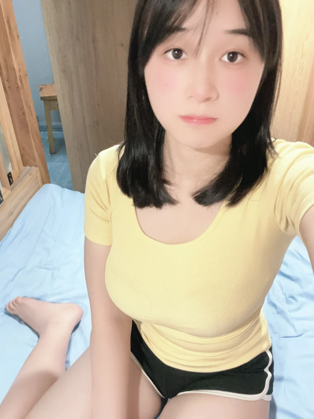 很喜欢自己肉肉的身材