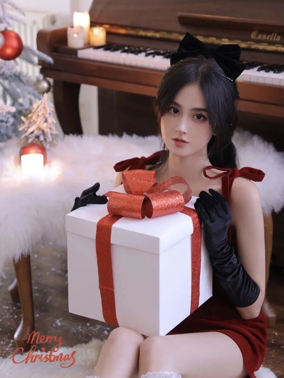 圣诞节的尤物高清小姐姐红色诱惑写真