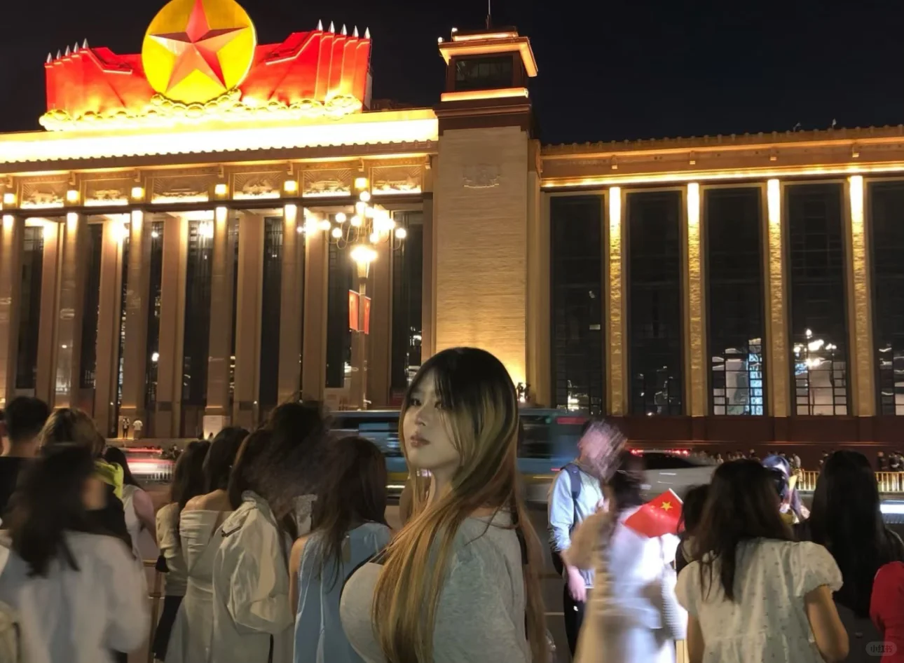 200斤微胖小女孩