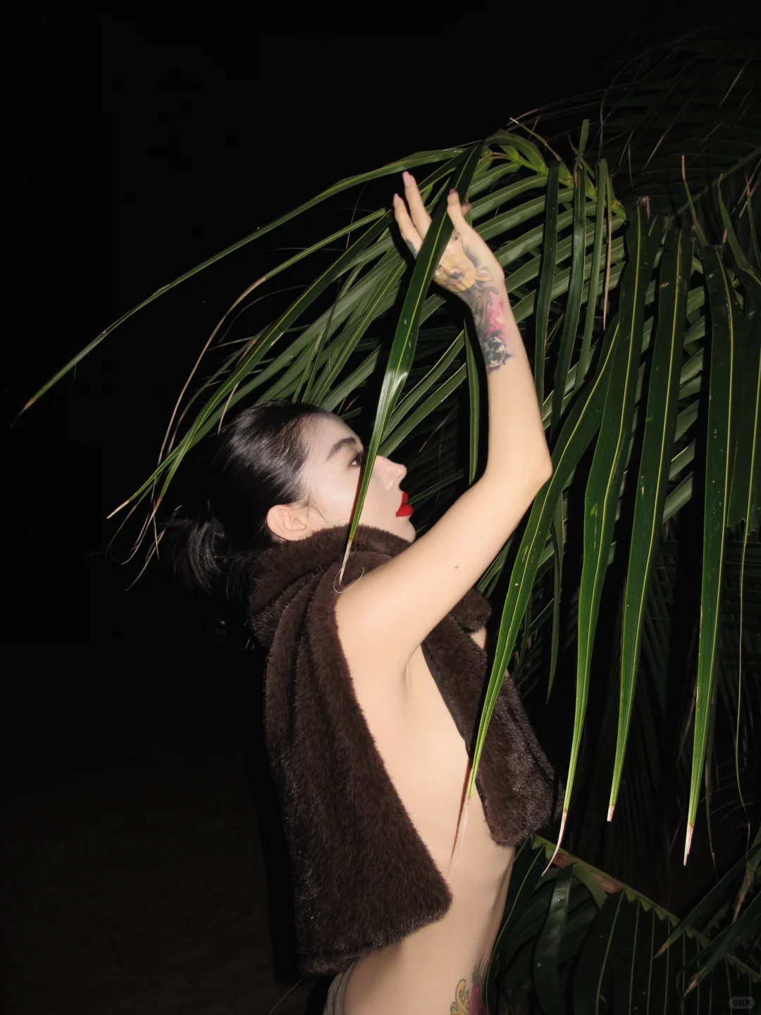 很会勾引女人的一女的