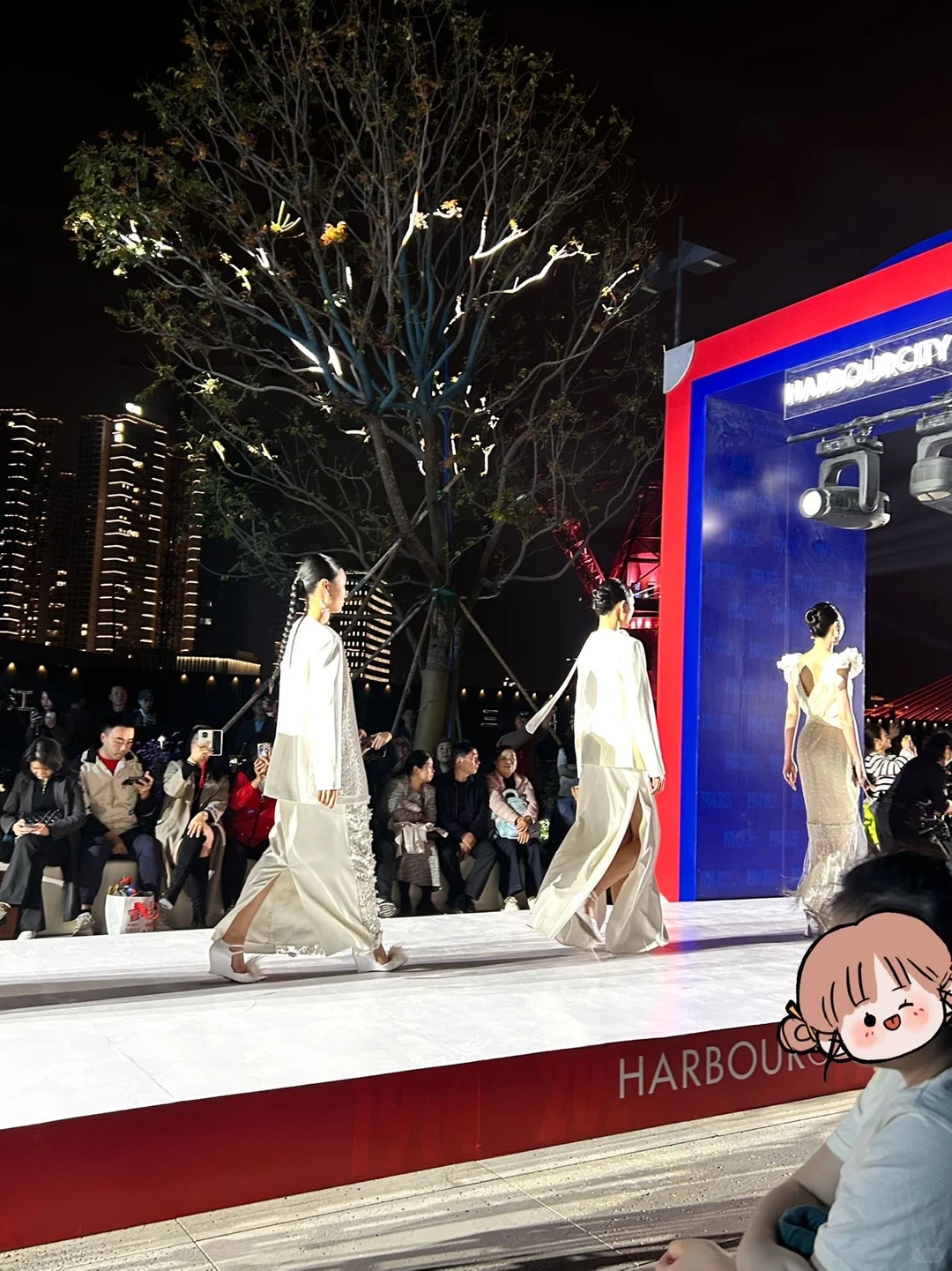 谁懂啊！广州江边这场大秀直接美到窒息🌉