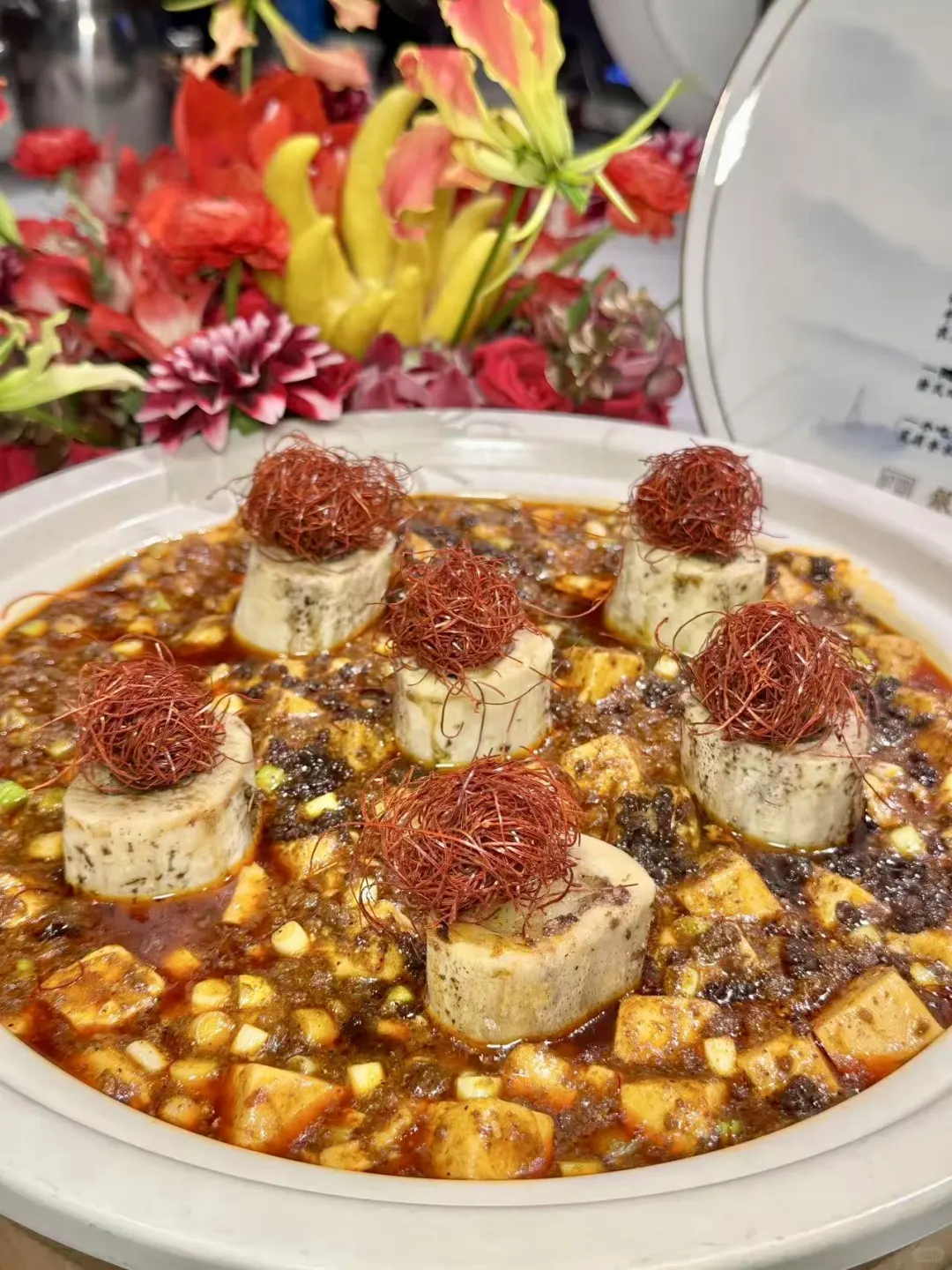 不是吧！在成都吃川菜还要人带？