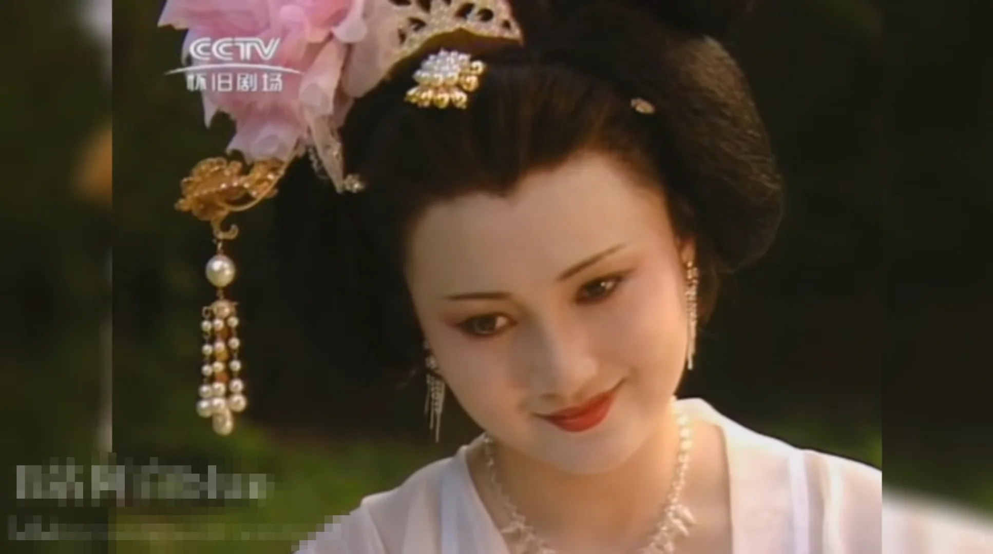 欣赏一下脸如银盆，面如满月的美人