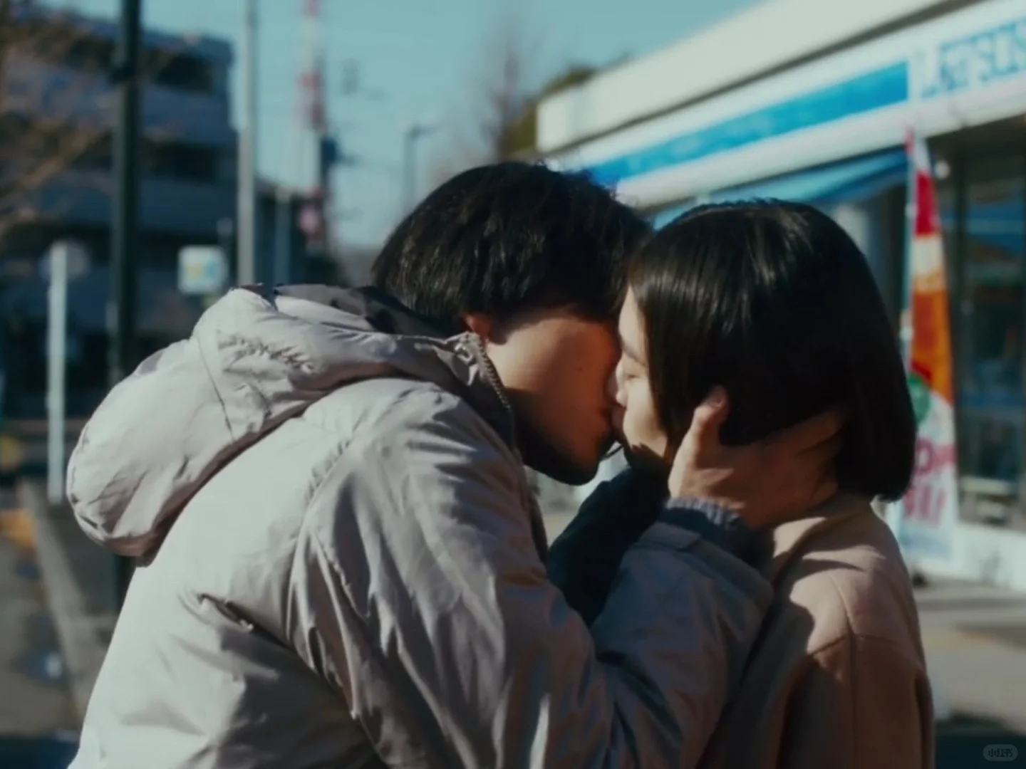 特别提醒:一个人看比较好