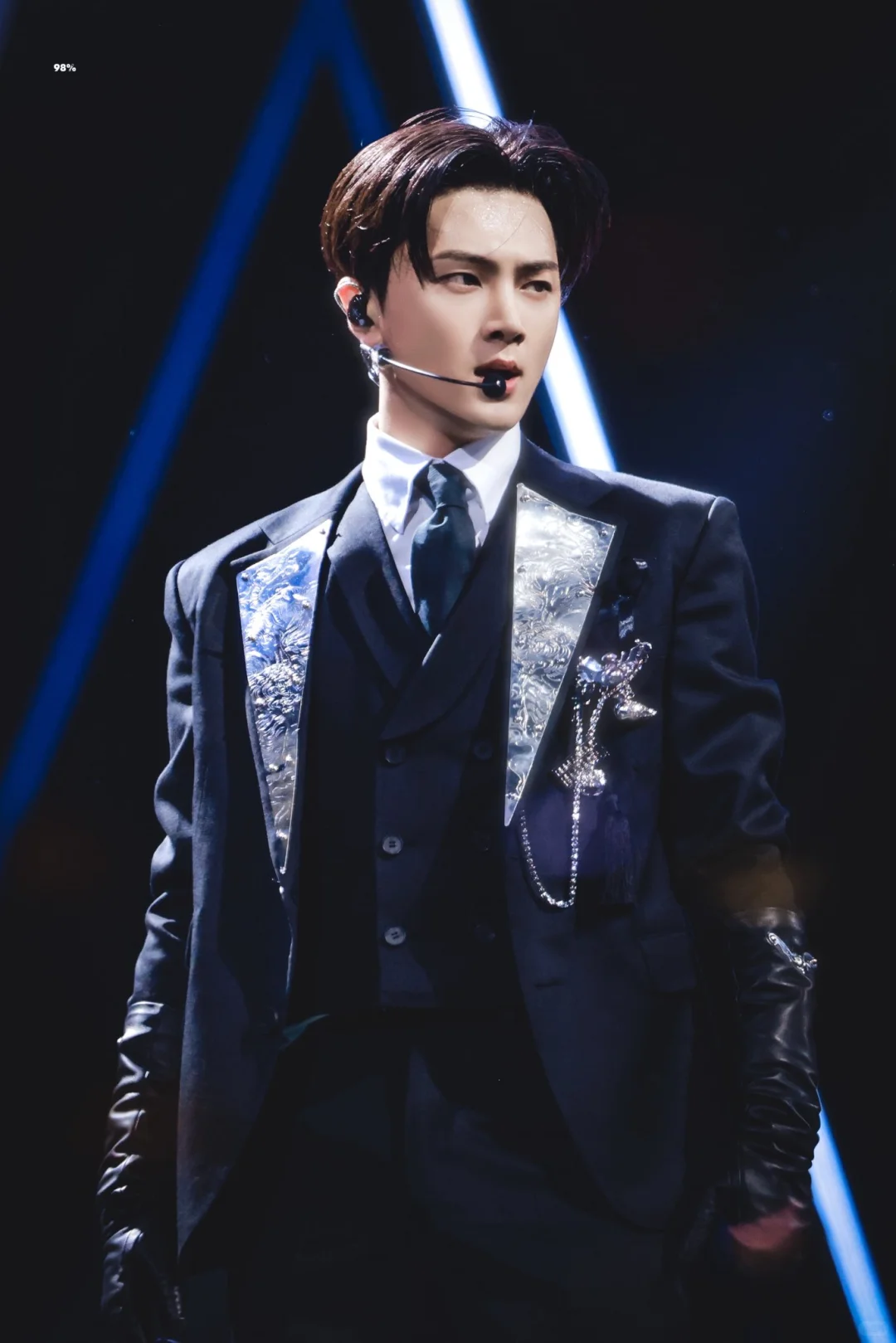 哭得娇艳欲滴的反差小黑猫吗🥹