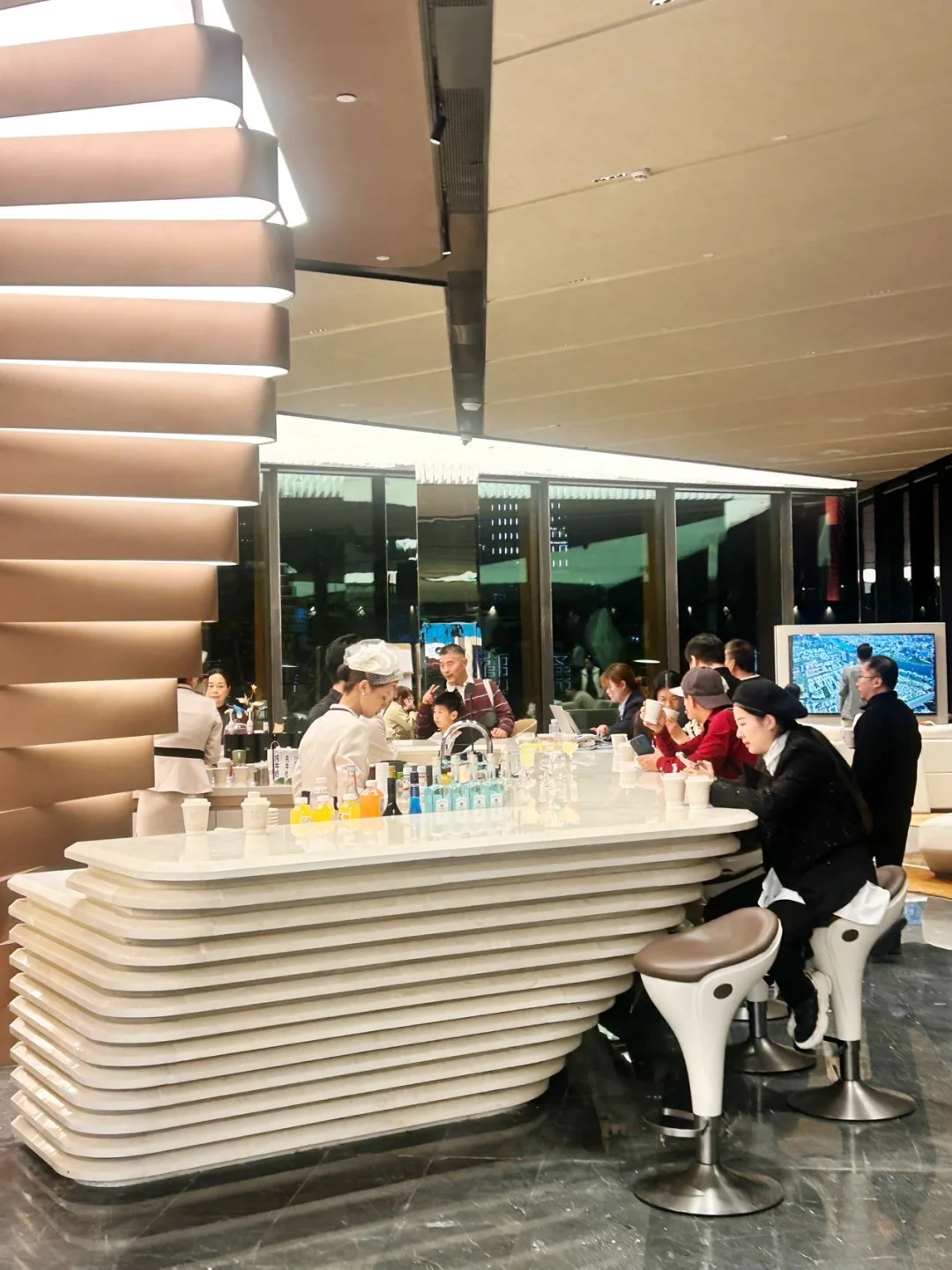 谁懂啊！广州江边这场大秀直接美到窒息🌉