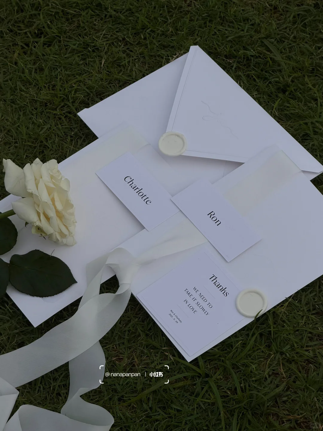 3万6千支白玫瑰绽放在巴厘岛soori的海边