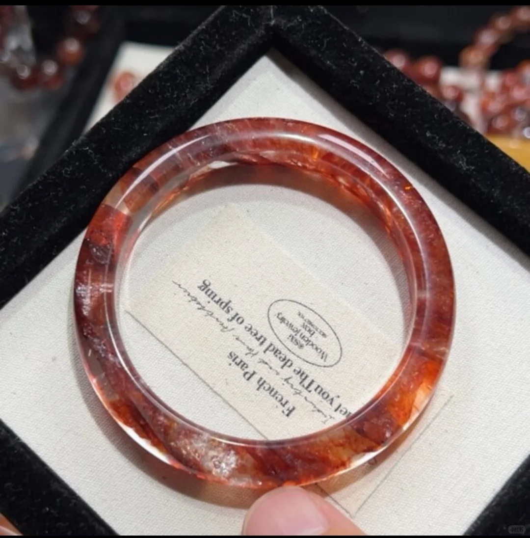 半夜猛存一只美丽胶花