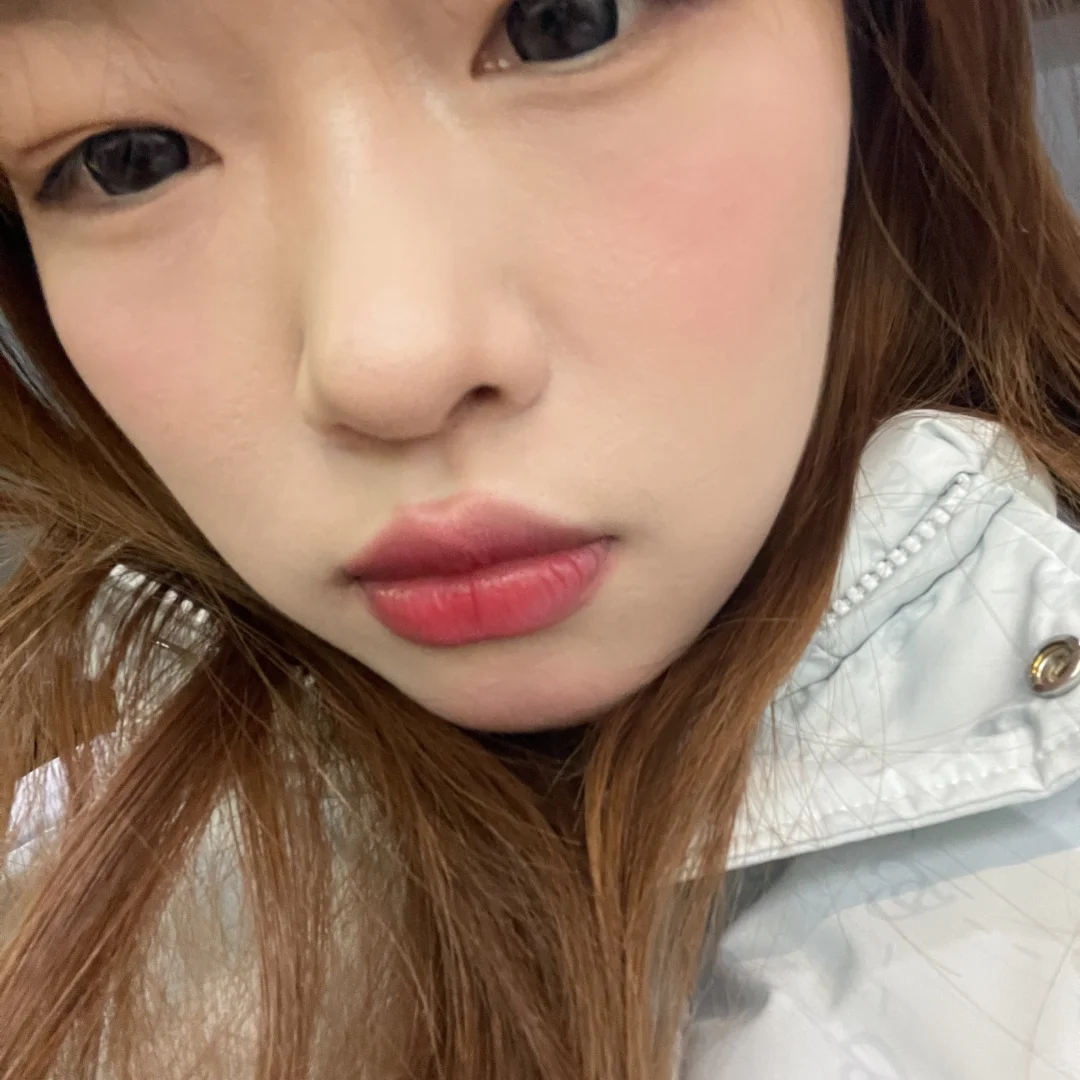 这个口红颜色好娇艳！