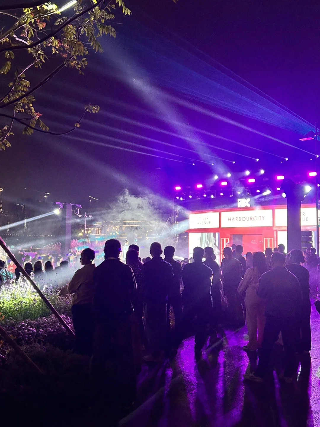 谁懂啊！广州江边这场大秀直接美到窒息🌉