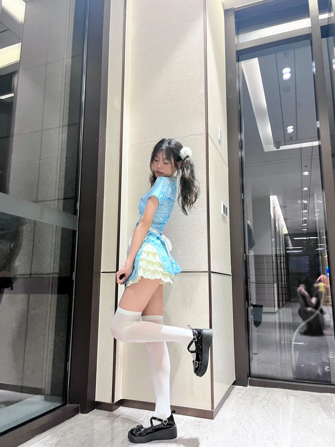 兄弟们看我女装美吗