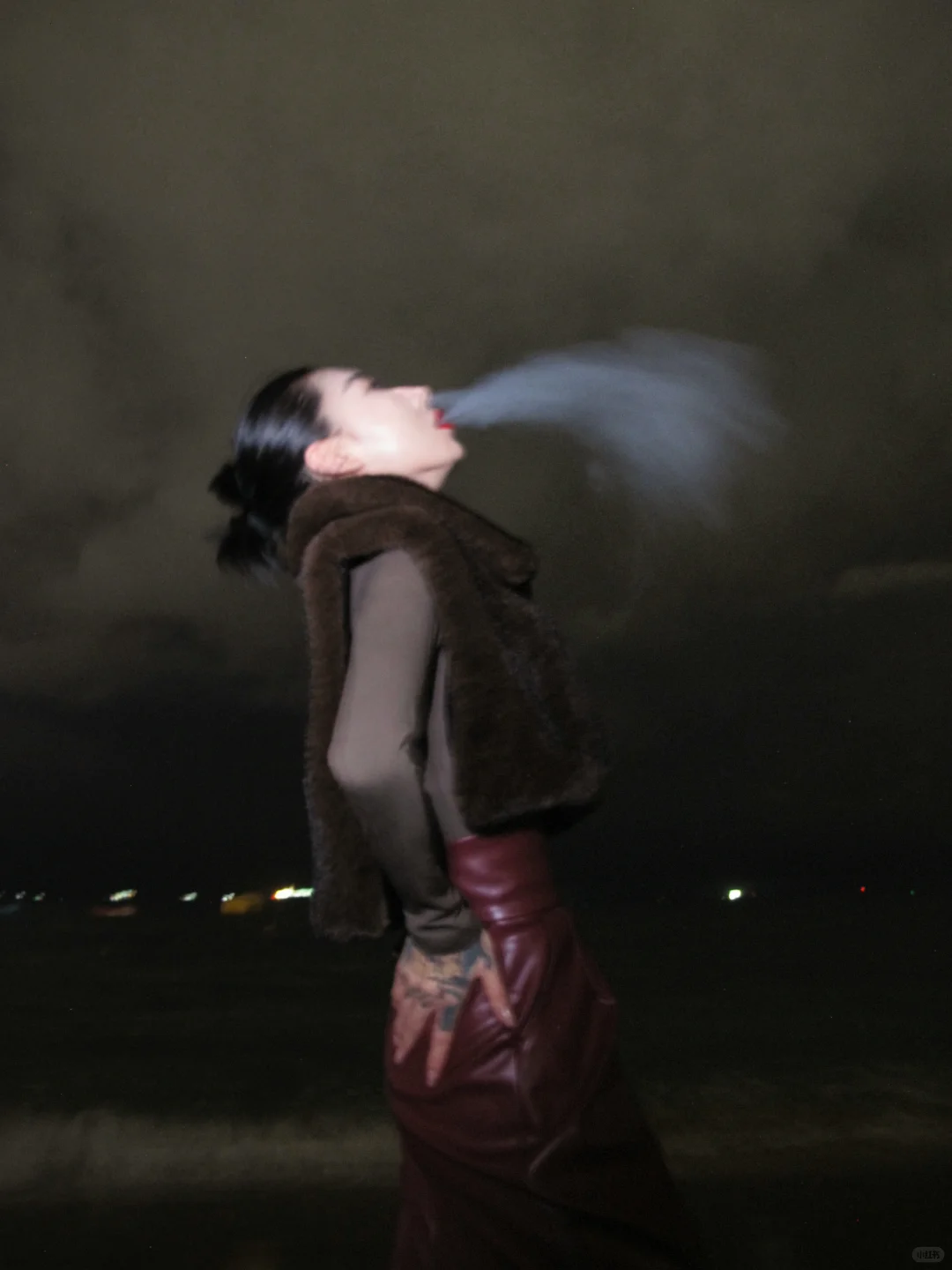 很会勾引女人的一女的