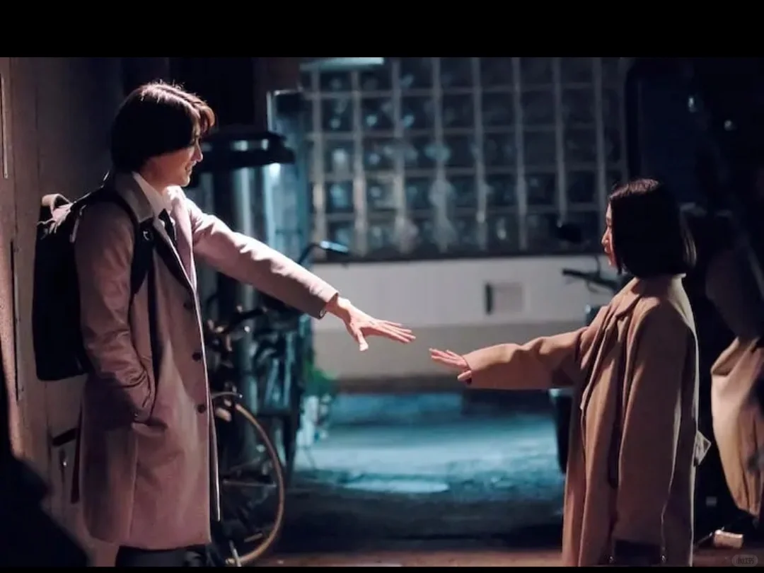 特别提醒:一个人看比较好