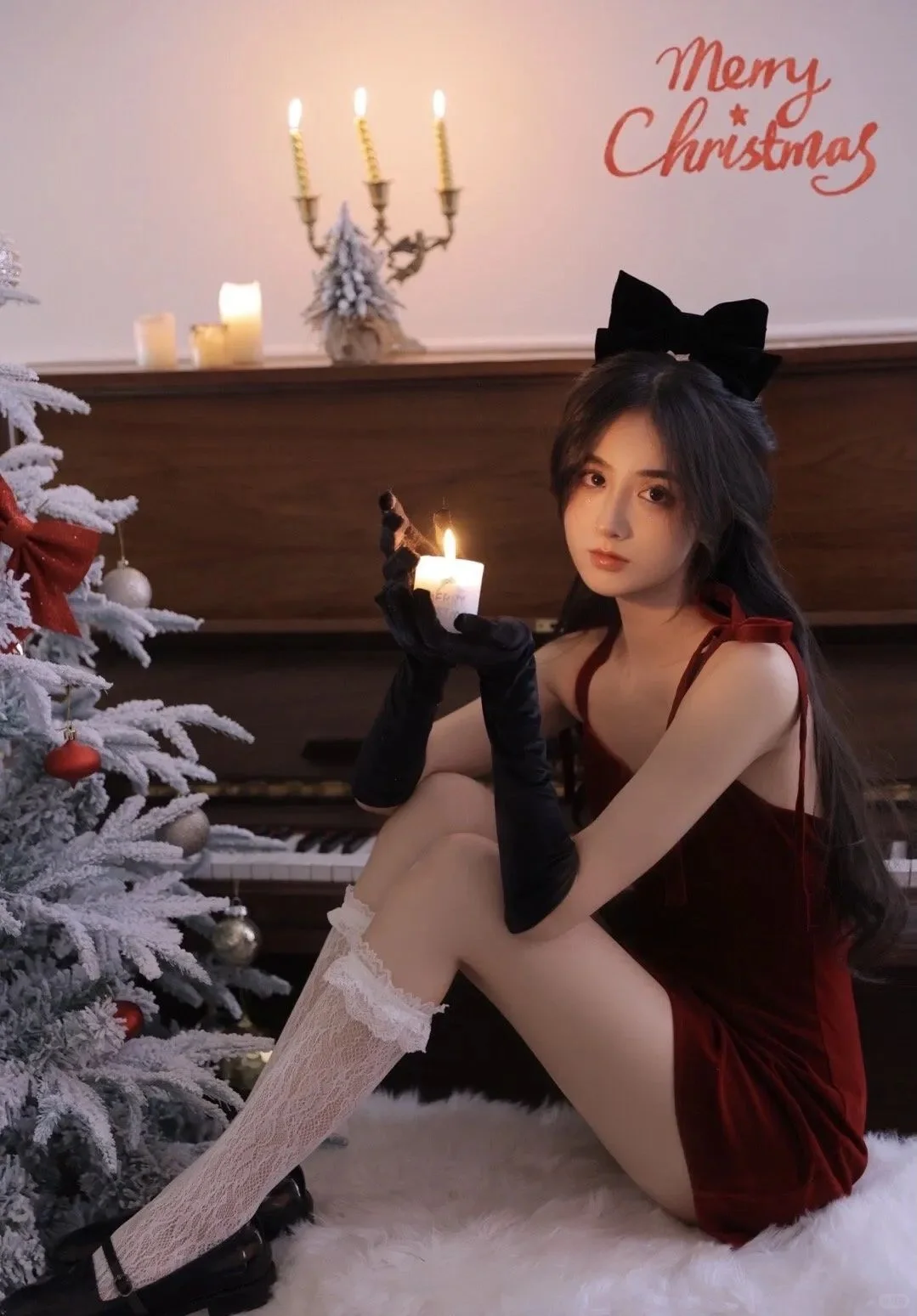 圣诞节的尤物高清小姐姐红色诱惑写真