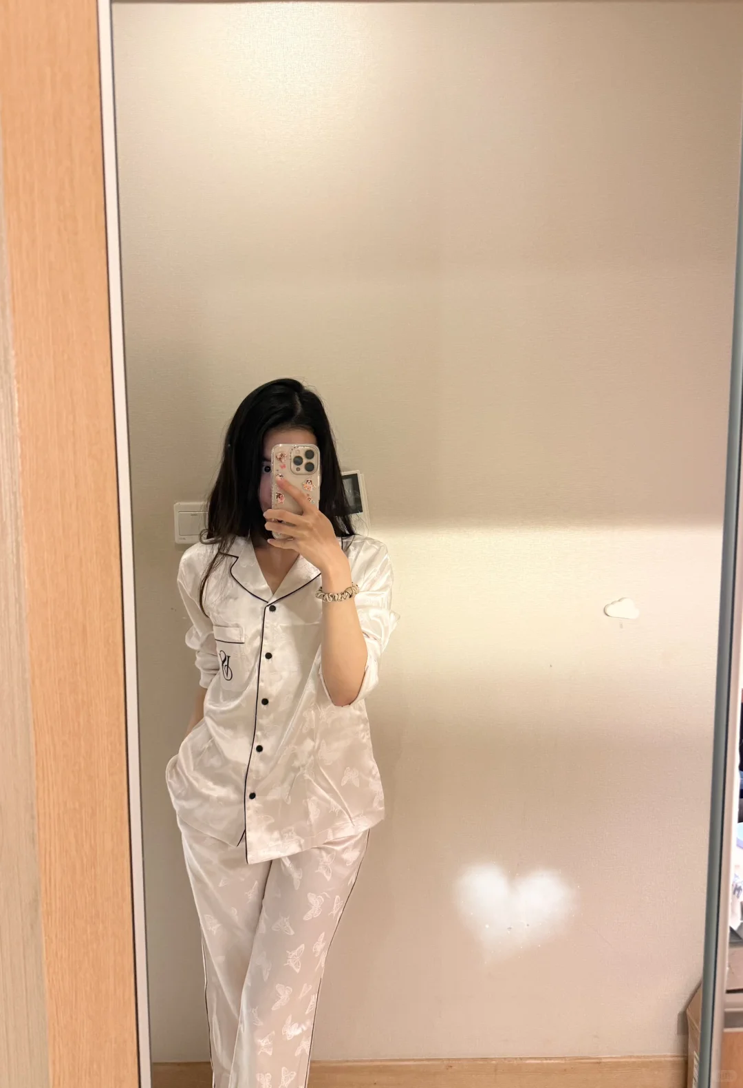 维密睡衣白蝴蝶VS白波点