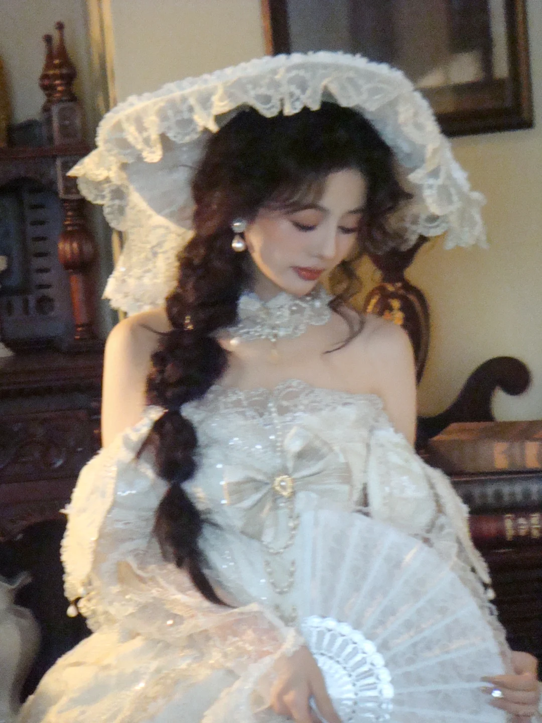 “她像欧洲中世纪的公主，珍贵而易碎🪞”