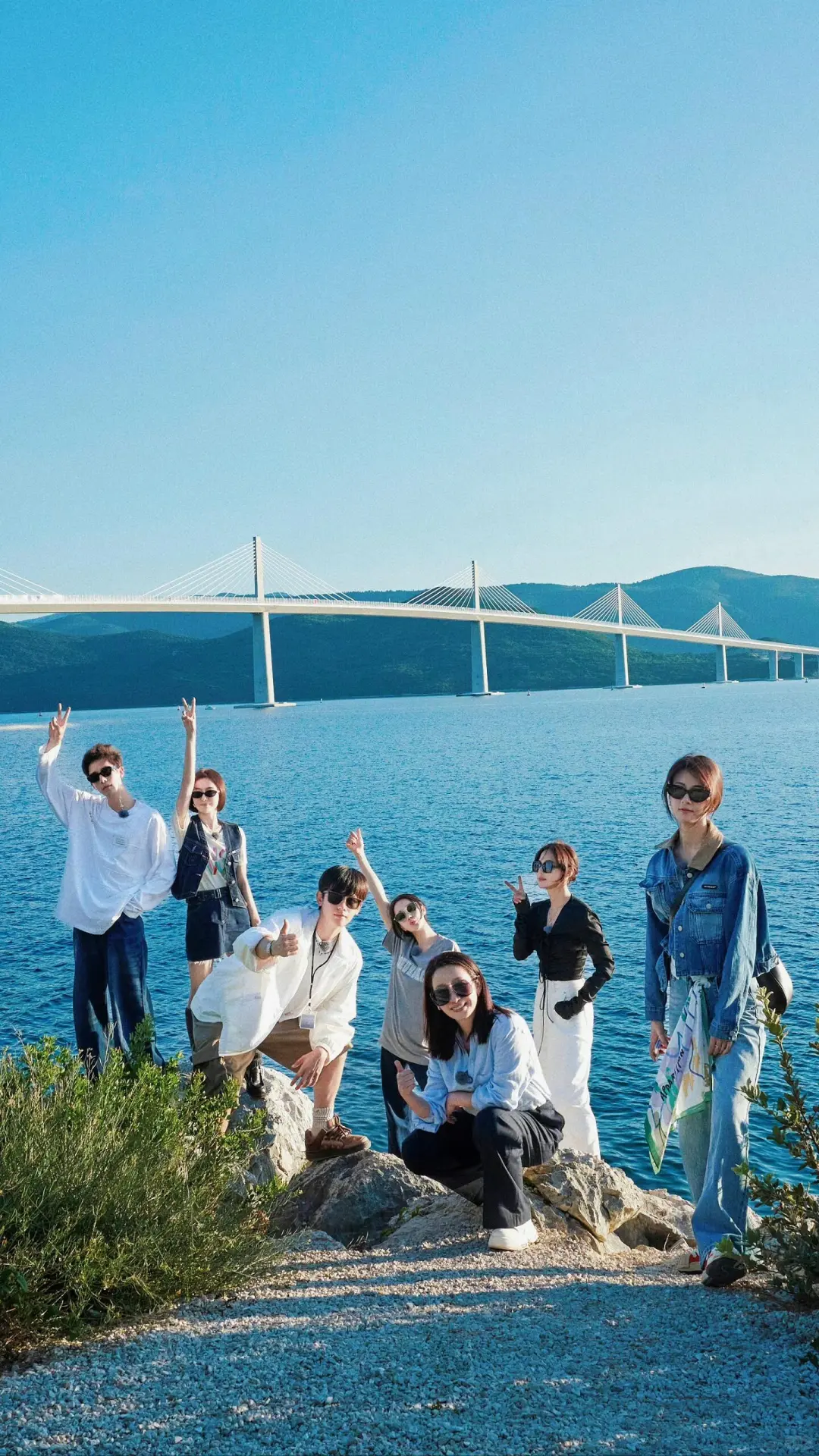 赵昭仪向花少团喊话：下次一起全员古装出街