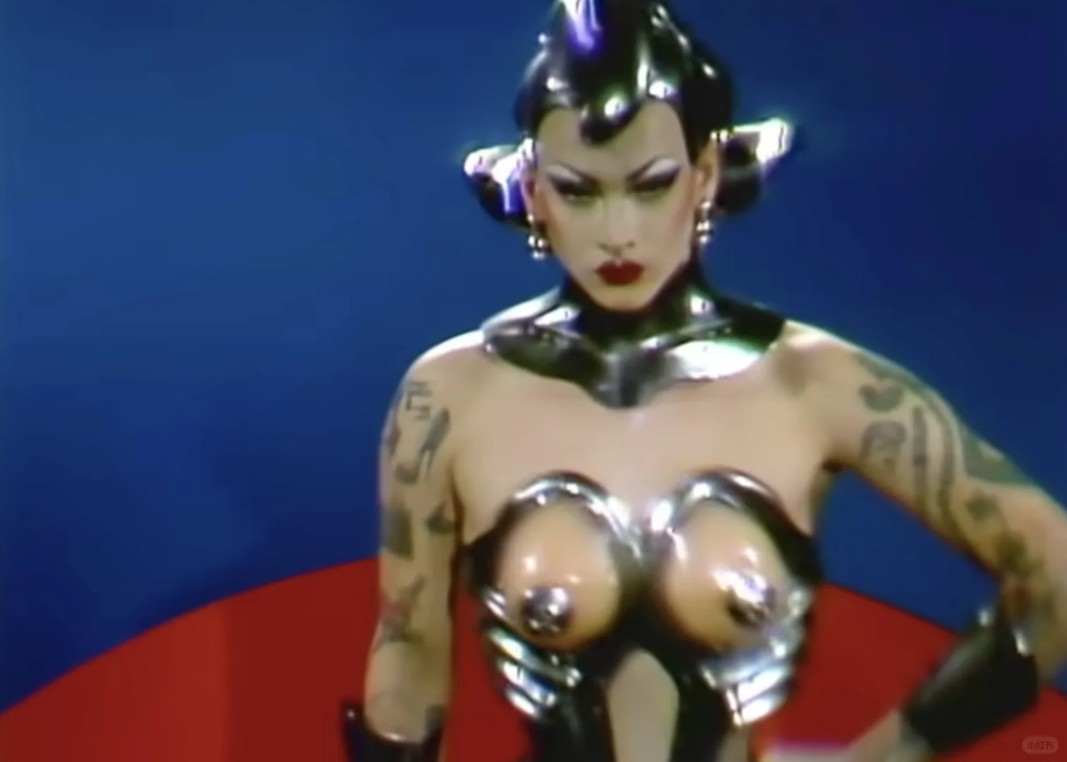 《Mistress Violet》的MV 震撼