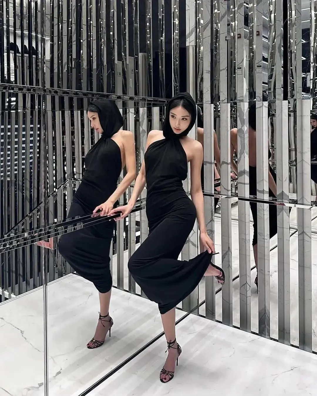 凹凸有致，曲线优美