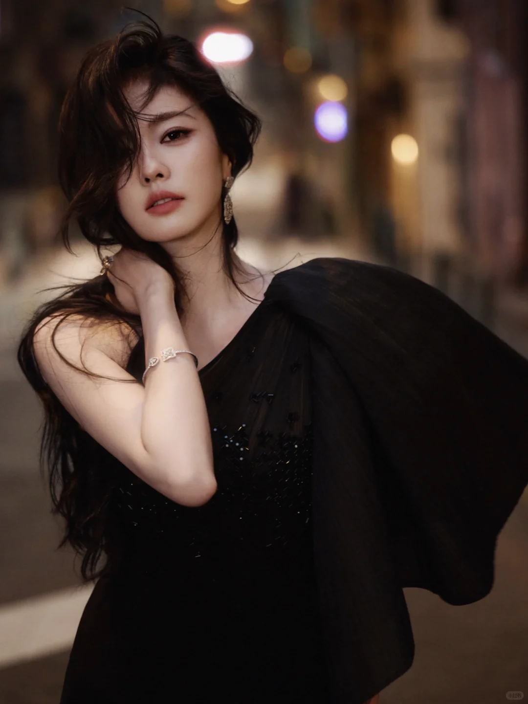 白鹿尖叫之夜造型，风情万种的港风美人~😍