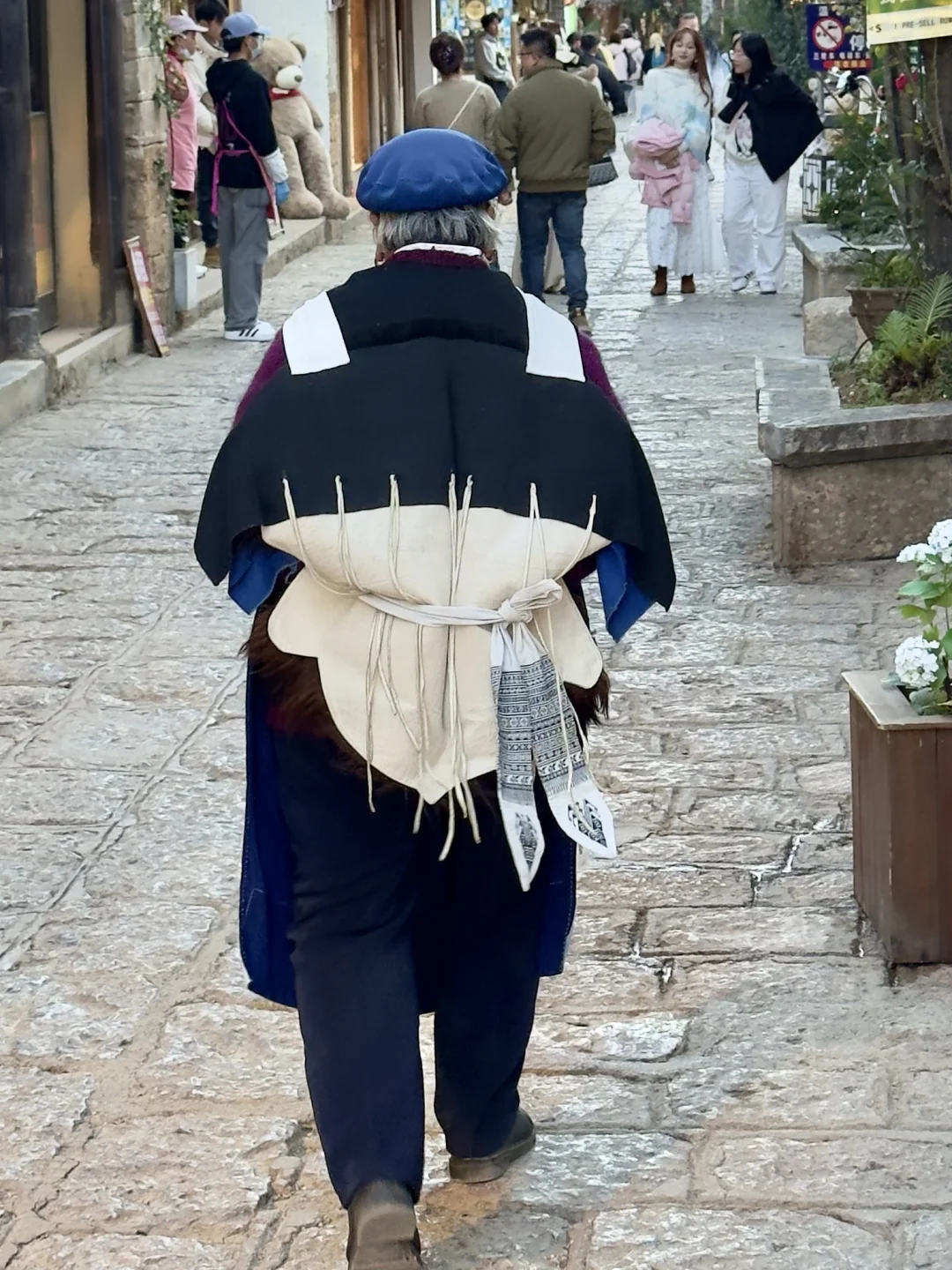 披星戴月纳西女