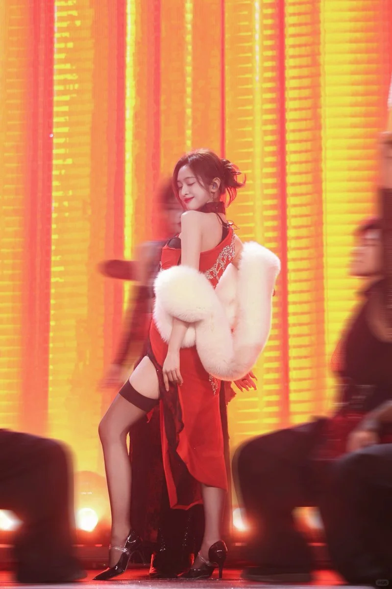 吴宣仪。还是很懂男人