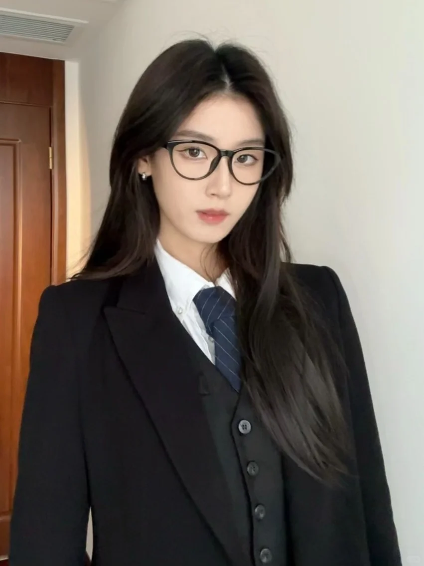 谁懂黑框眼镜的杀伤力