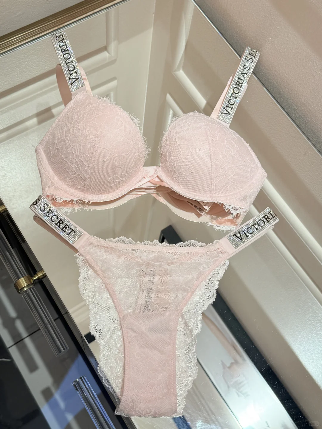 维密 粉色蕾丝水钻2.0