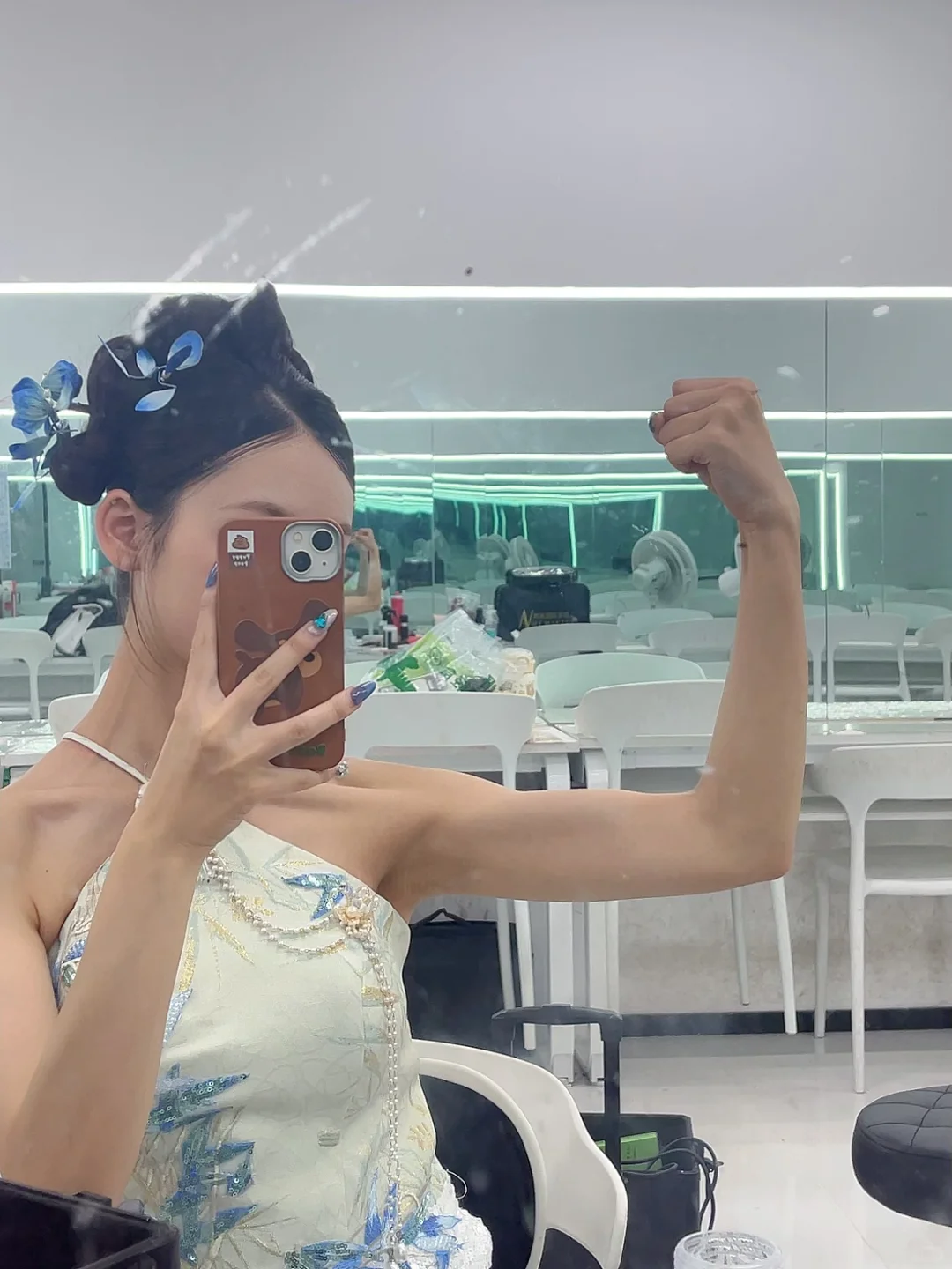 人家才不是娇滴滴的女孩子