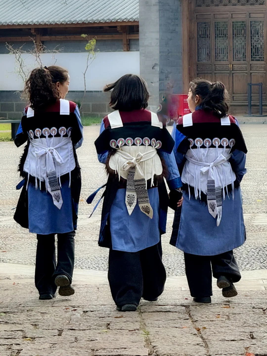 披星戴月纳西女