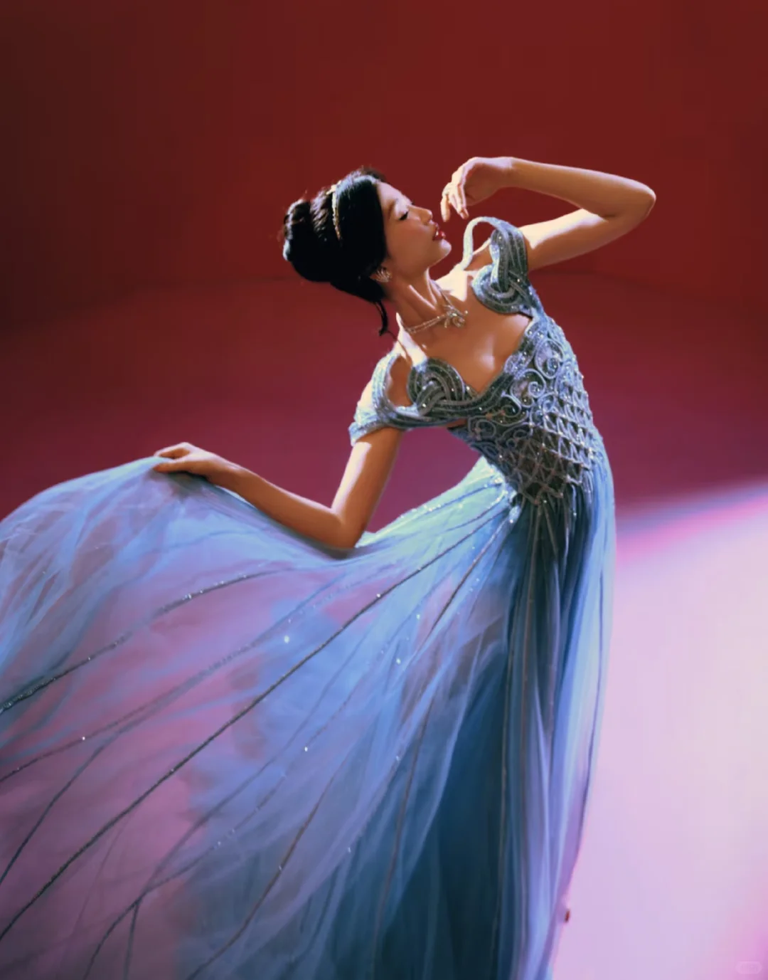 她的美，是不可方物的绝色！