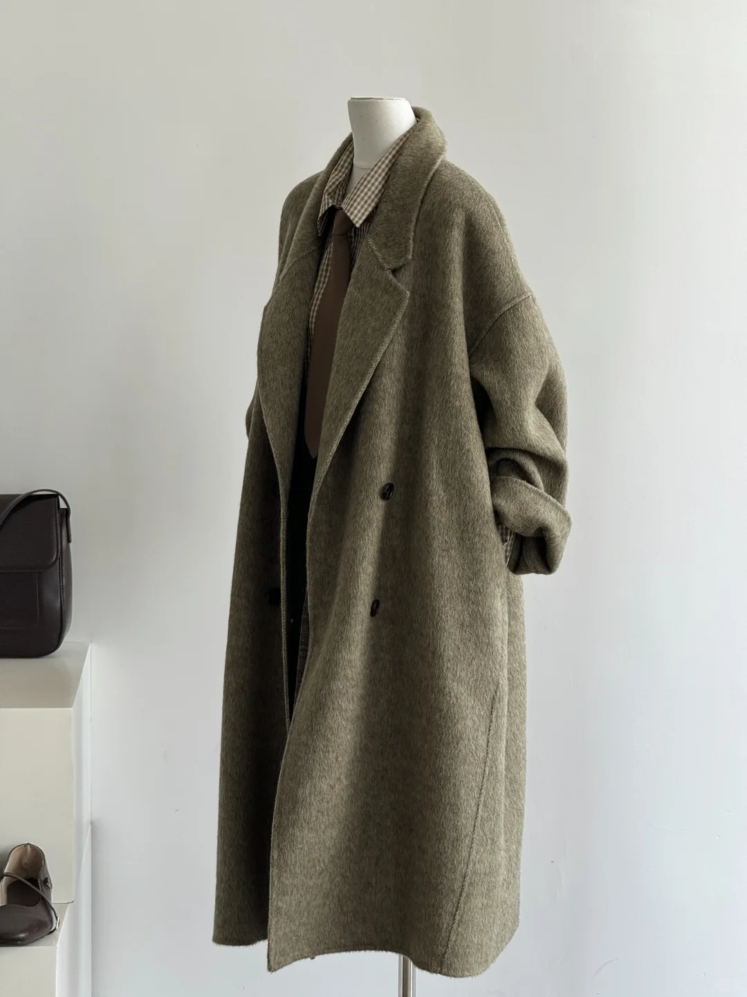 复古女孩必备的橄榄绿大衣🏈