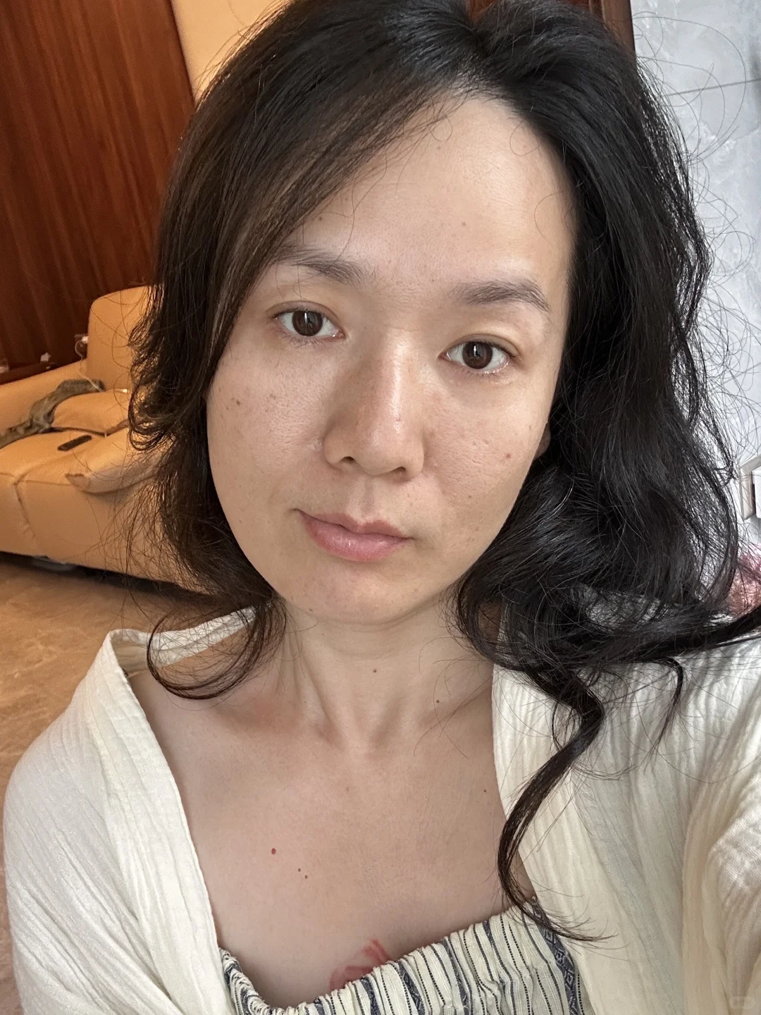 43岁，苹果原相机下的纯素颜，美有很多种