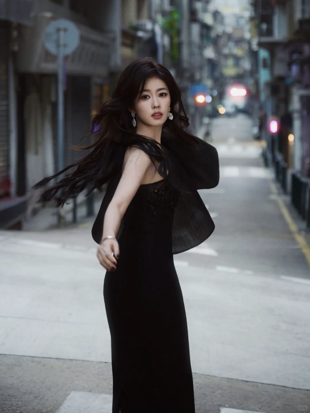 白鹿尖叫之夜造型，风情万种的港风美人~😍