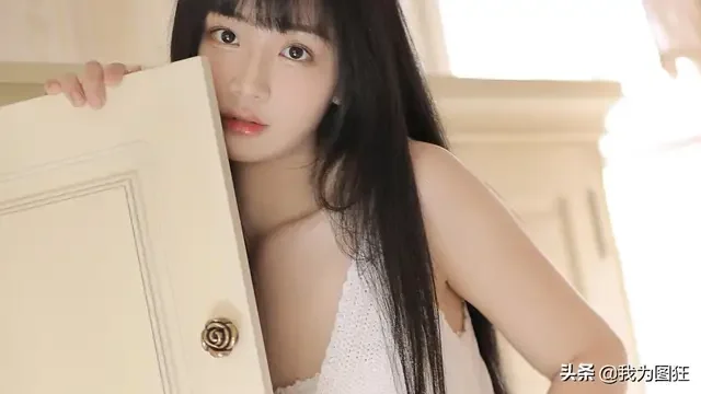 肤如凝脂貌若桃花美女写真