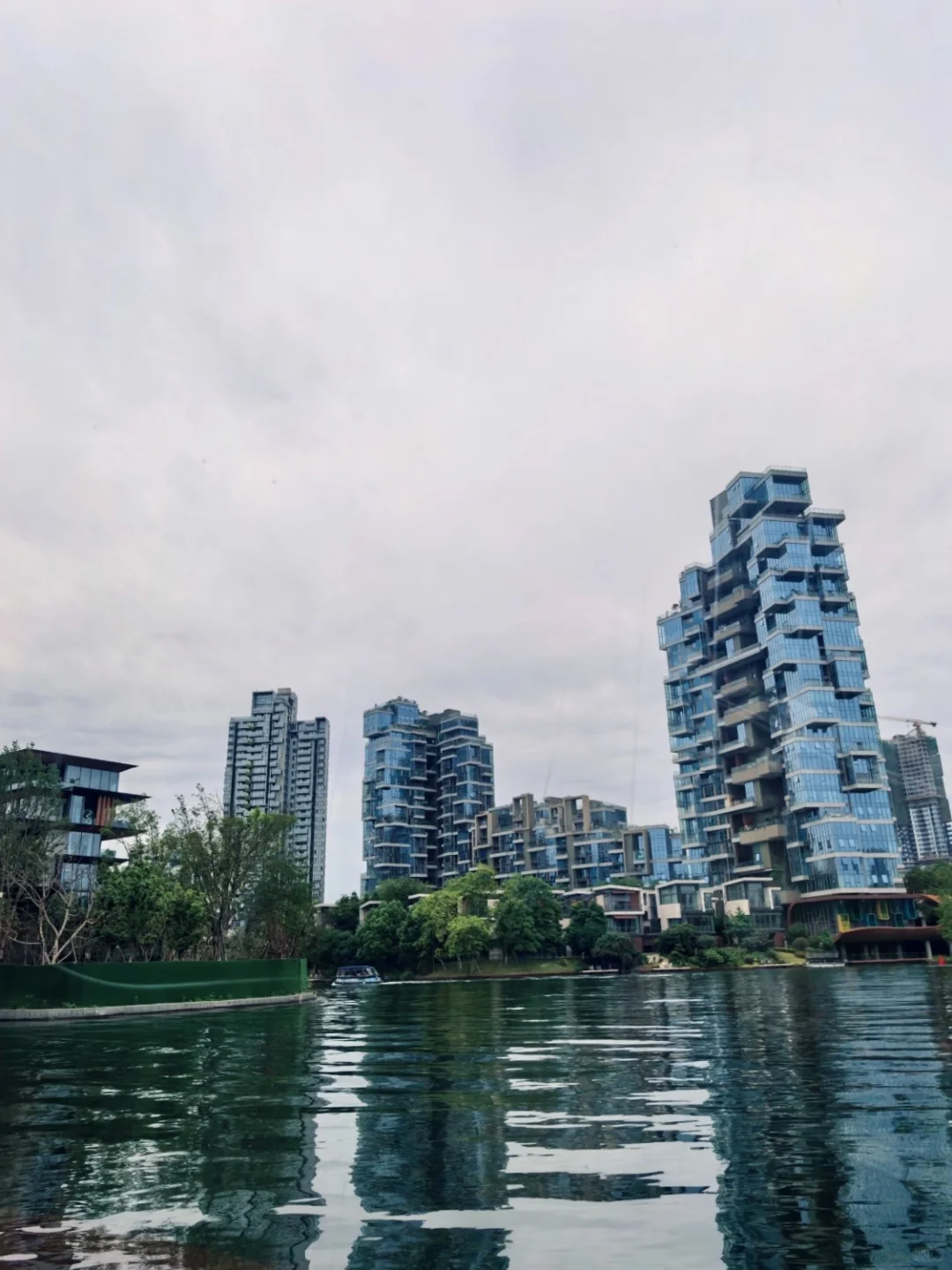 成都a9 （男找女）想谈高个子女生