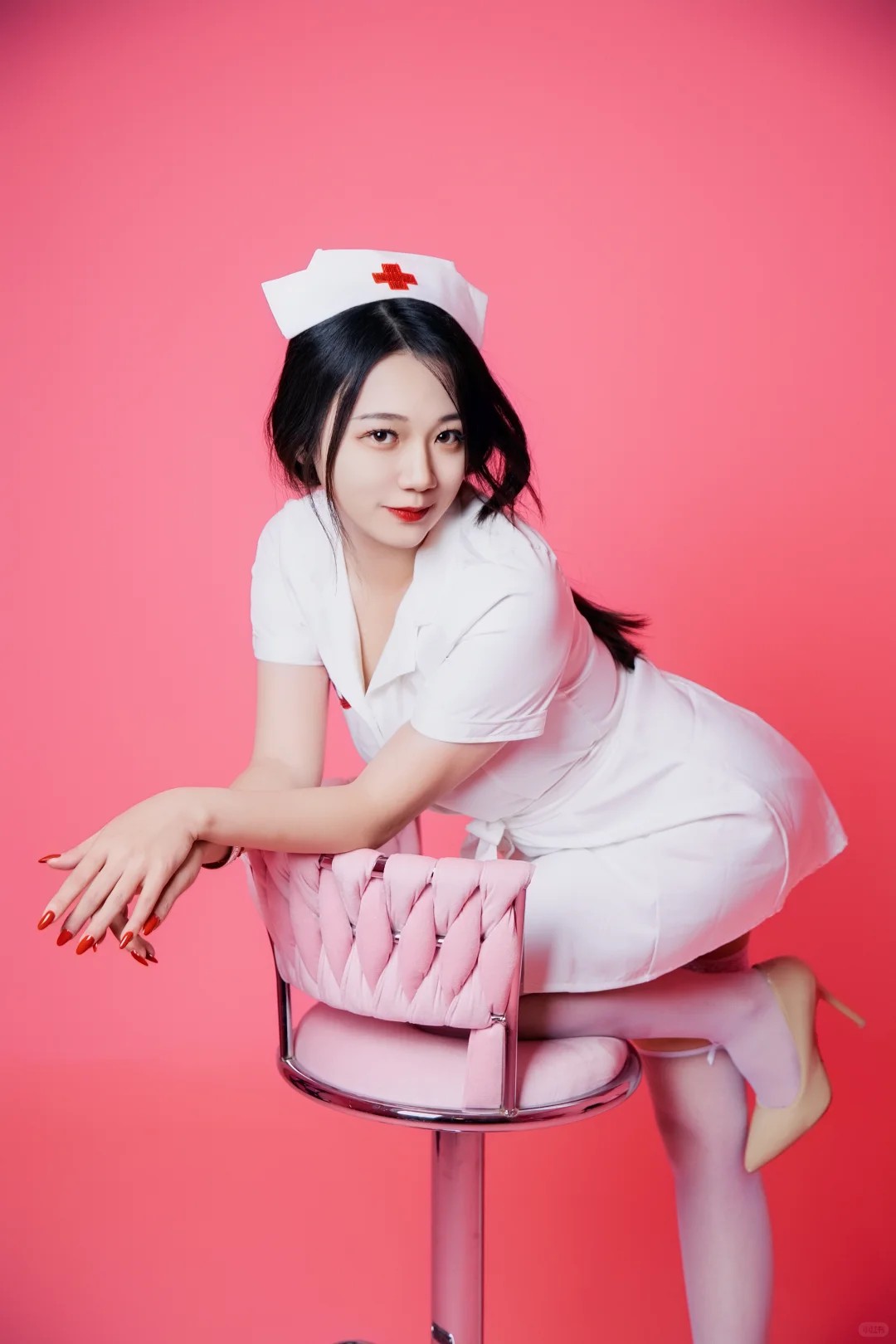 女看護師像素级拆解 左滑看原图