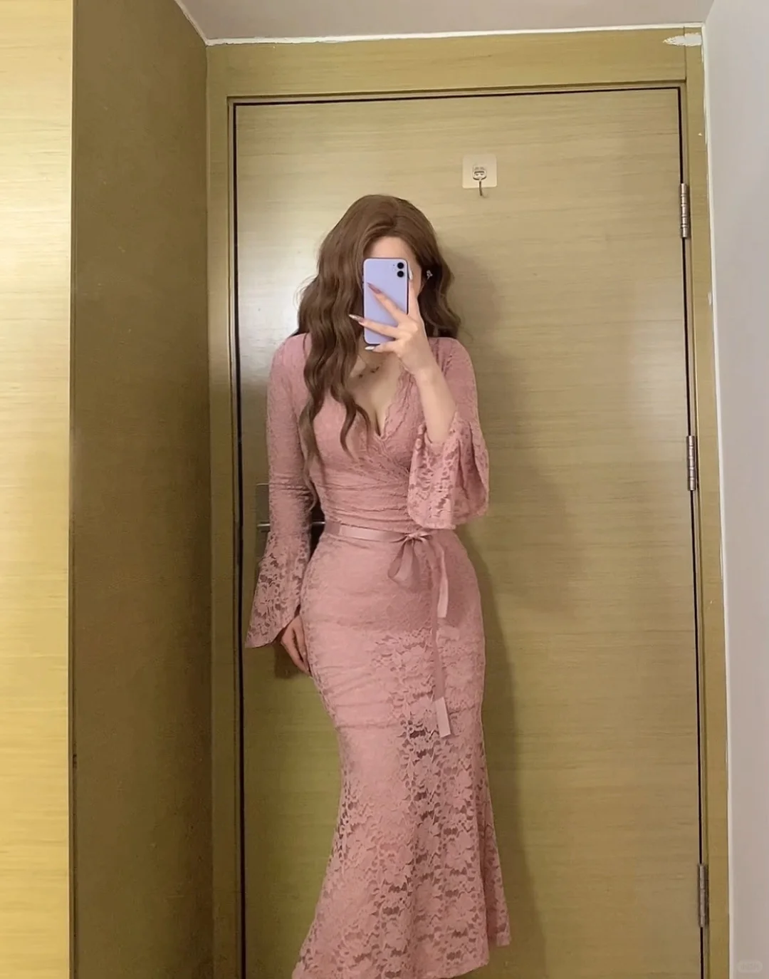 滑一下，00后女大学生的少妇感穿搭