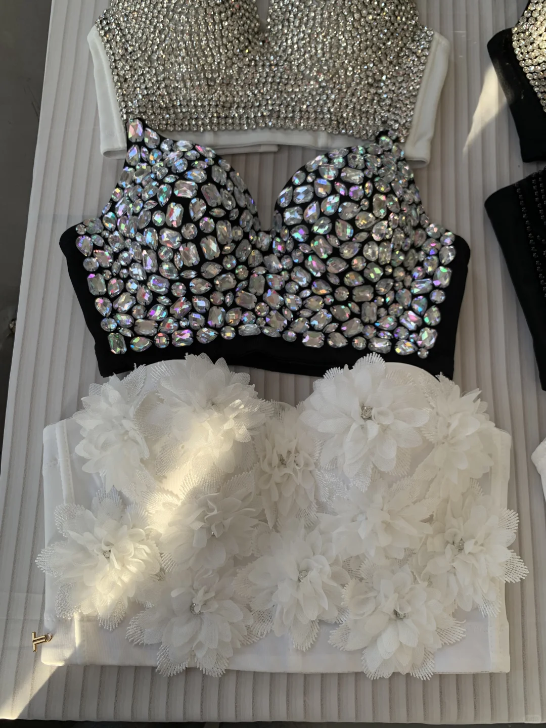源头工厂｜鱼骨胸衣手工钉珠款，重工巨闪～