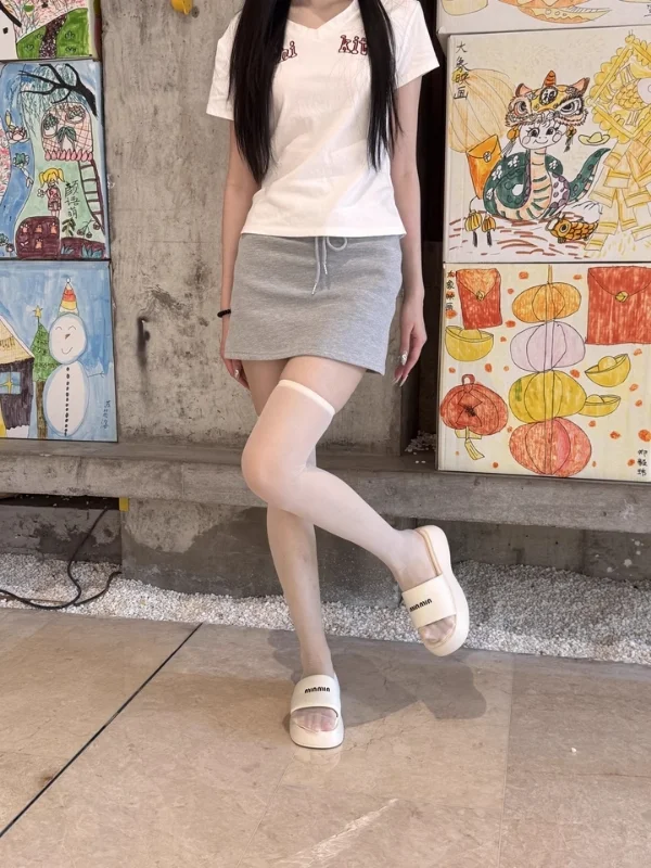 别问了，白丝也好看