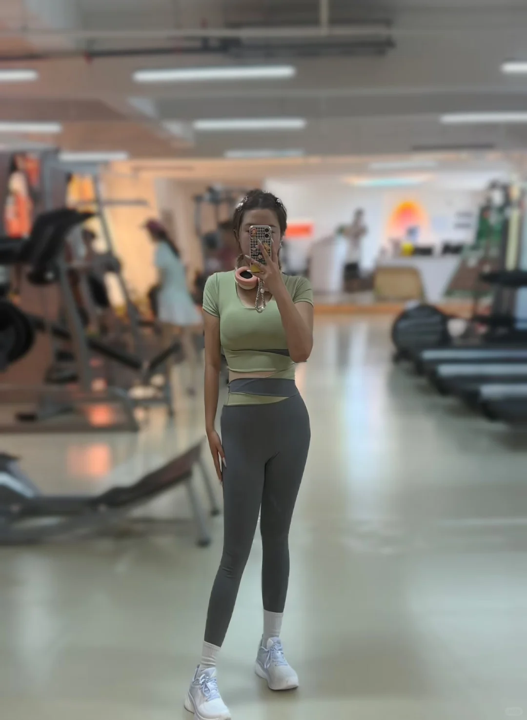 90E🐻甜妹脸辣妹身材的美术老师