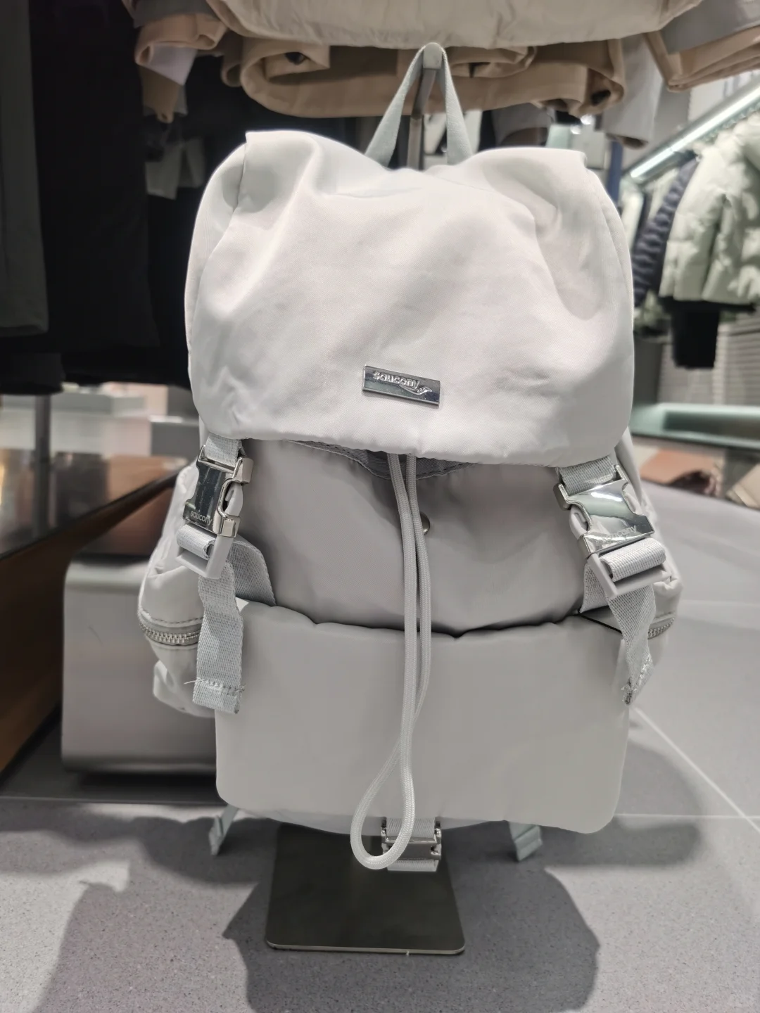 索康尼女款今日搭配