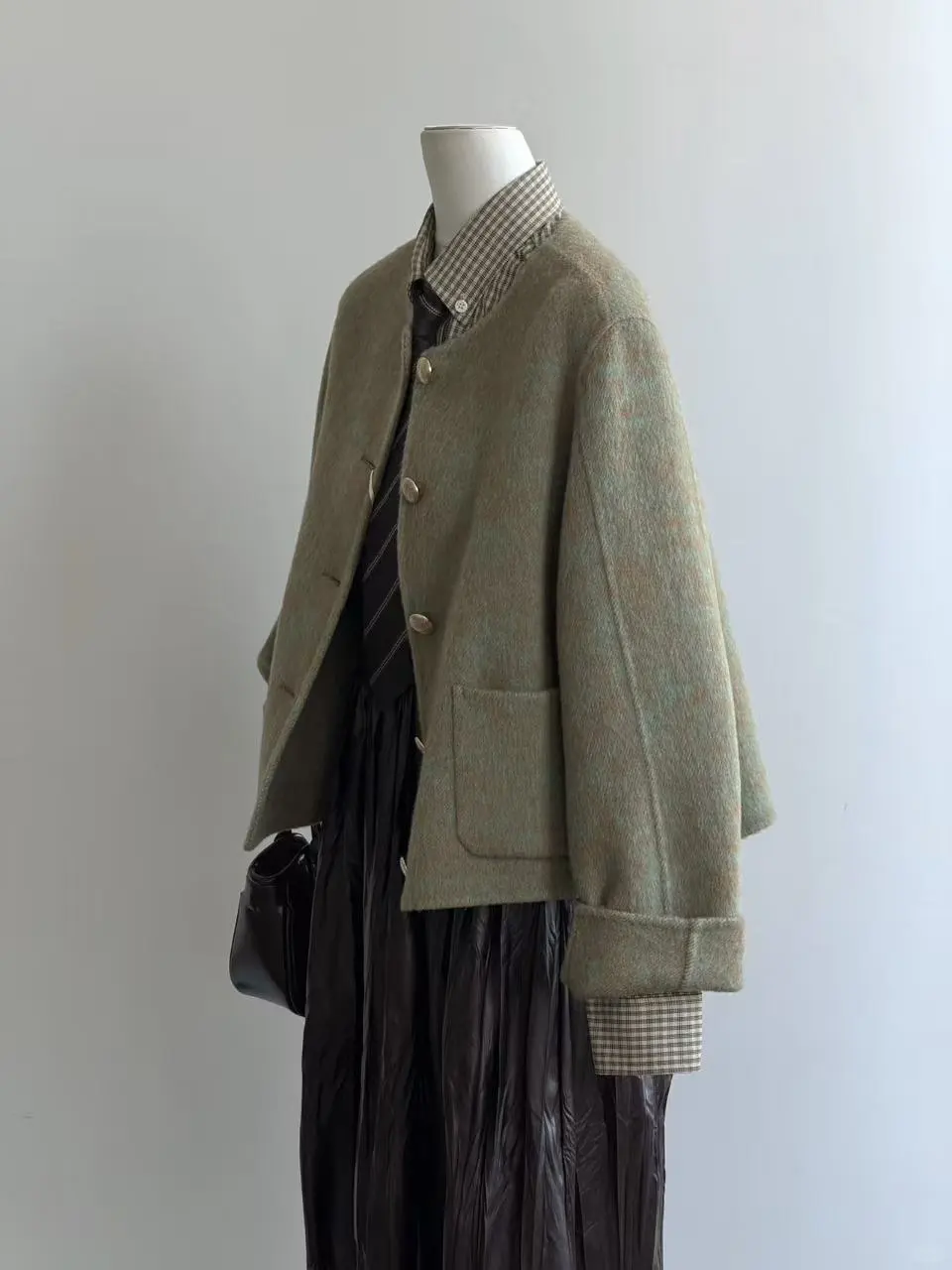 棕绿色穿搭🤎秋冬的复古氛围感好浓郁